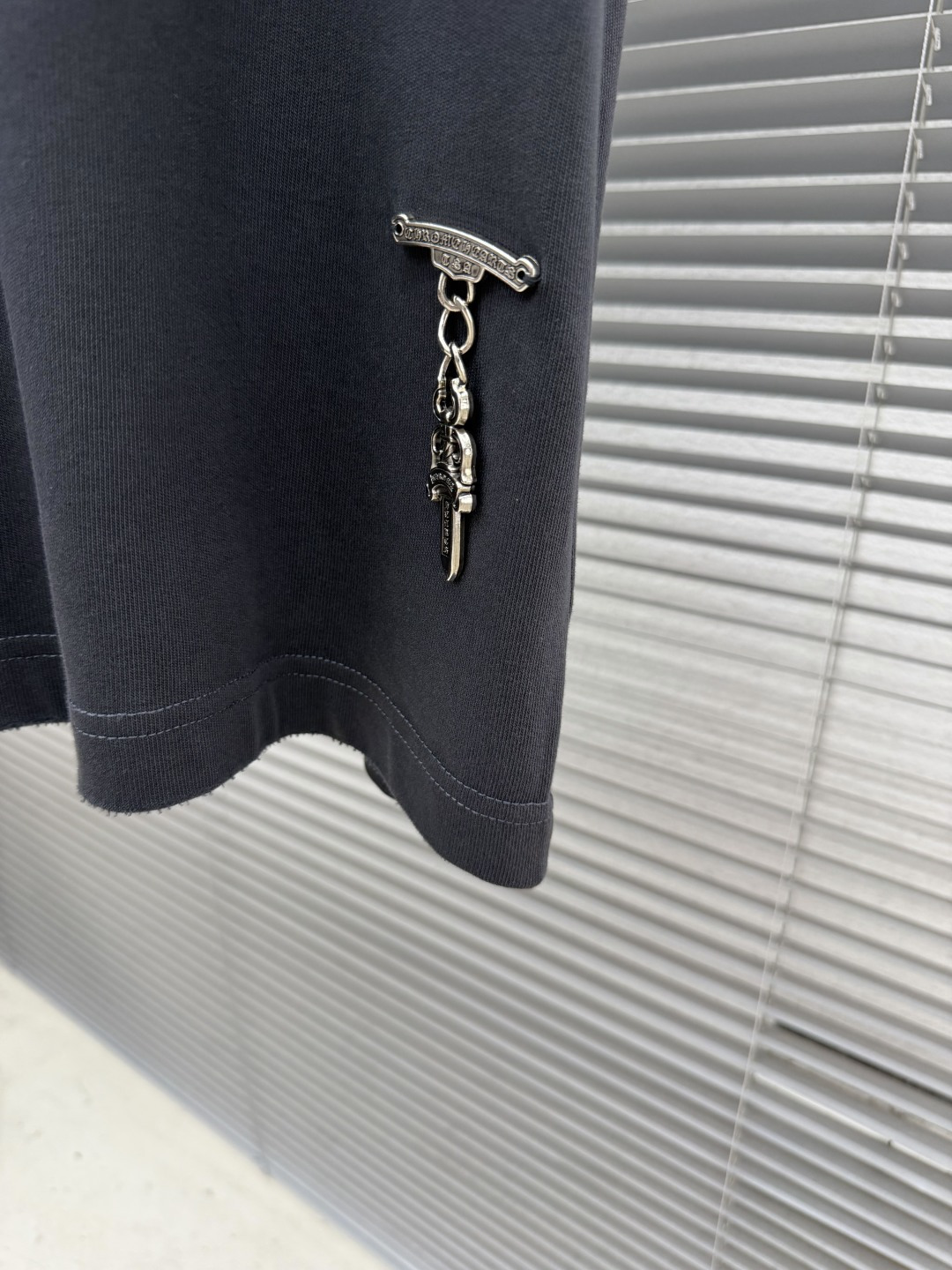 -CH 克罗心 宝剑🗡️元素短T高克重纯棉材质手工重金属logo独家😎时尚感拉满微阔版型尺码：S-XL