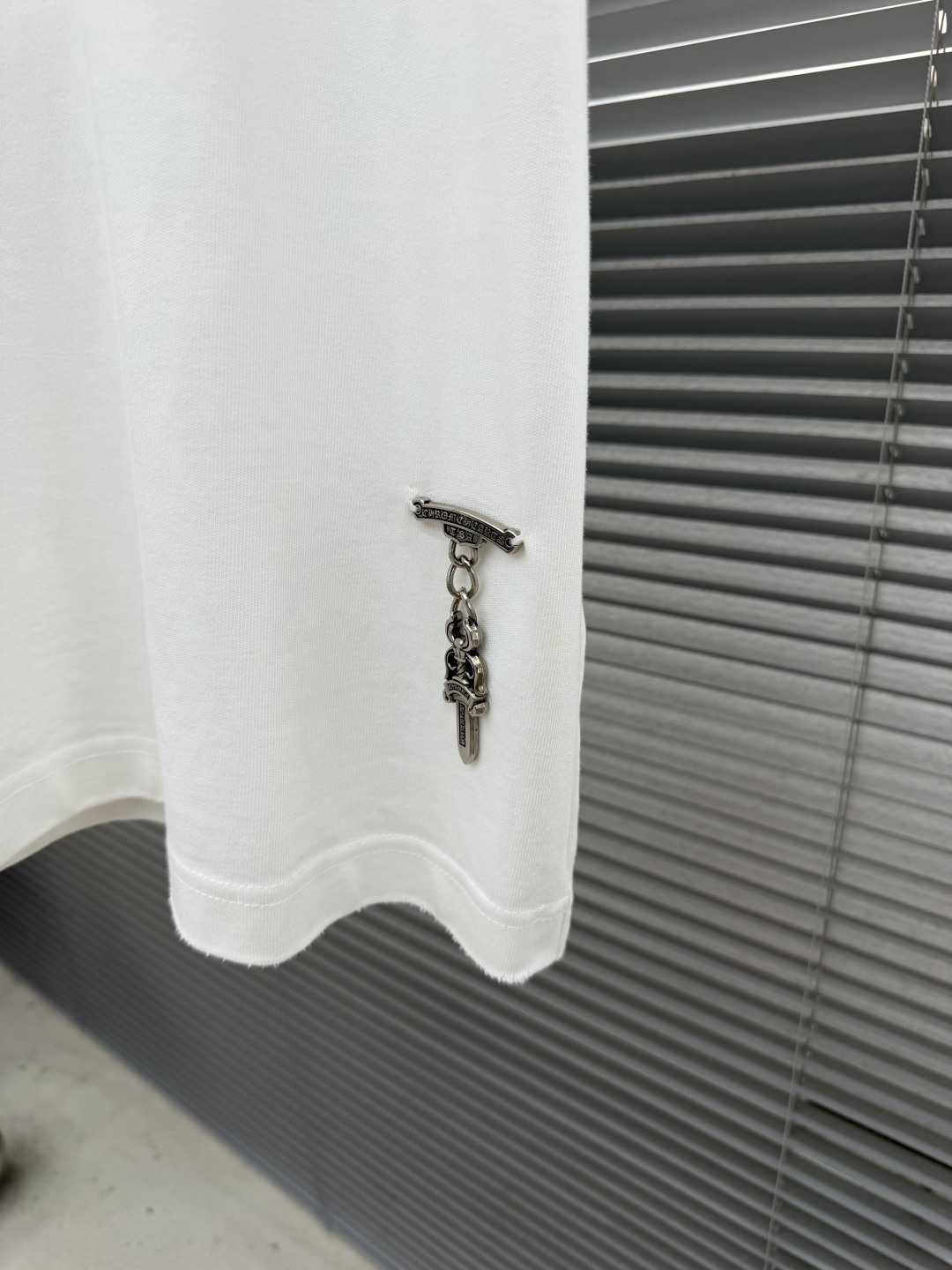 -CH 克罗心 宝剑🗡️元素短T高克重纯棉材质手工重金属logo独家😎时尚感拉满微阔版型尺码：S-XL