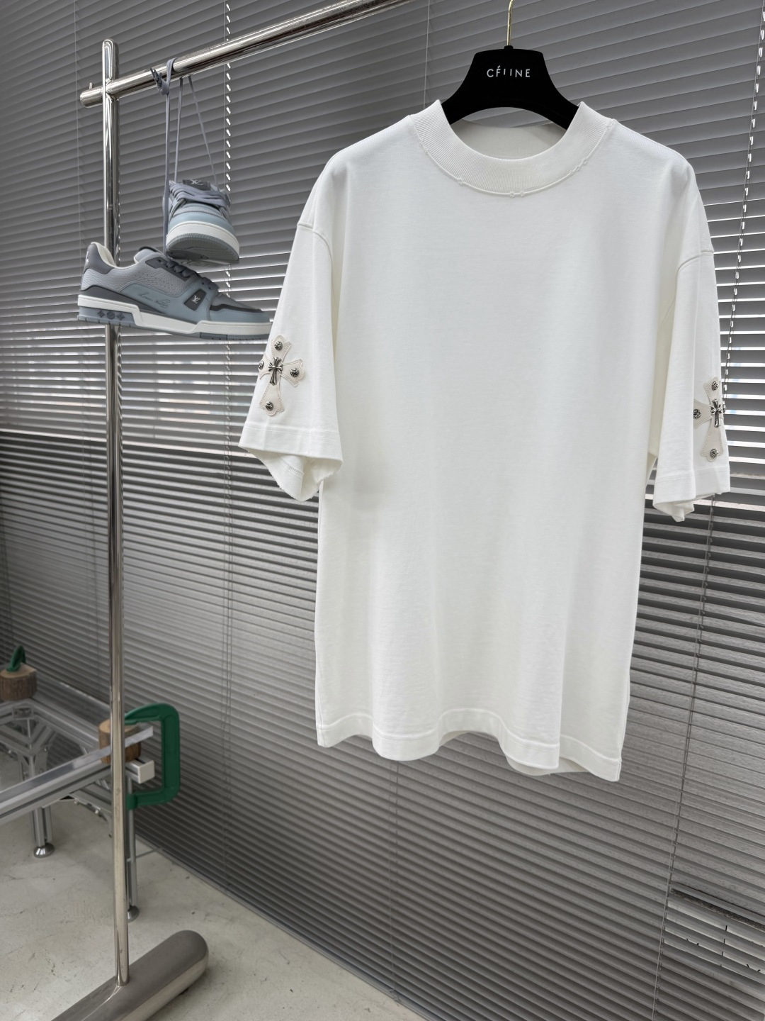 -CH 克罗心 十字架✝️元素短T纯棉高克重材质柔软洗水，舒适，质感足重工皮logo搭配柜柜感拉满爆款延