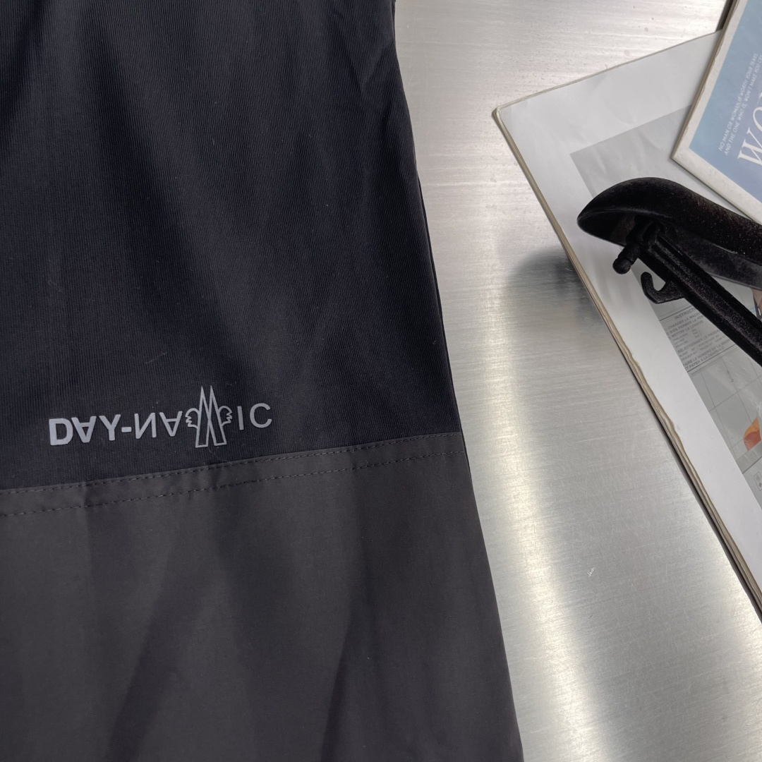 -mon 280克圆领短袖T恤经典胸口多功能性口袋设计，LOGO品牌章仔设计标识官方同步 高版本 高品质