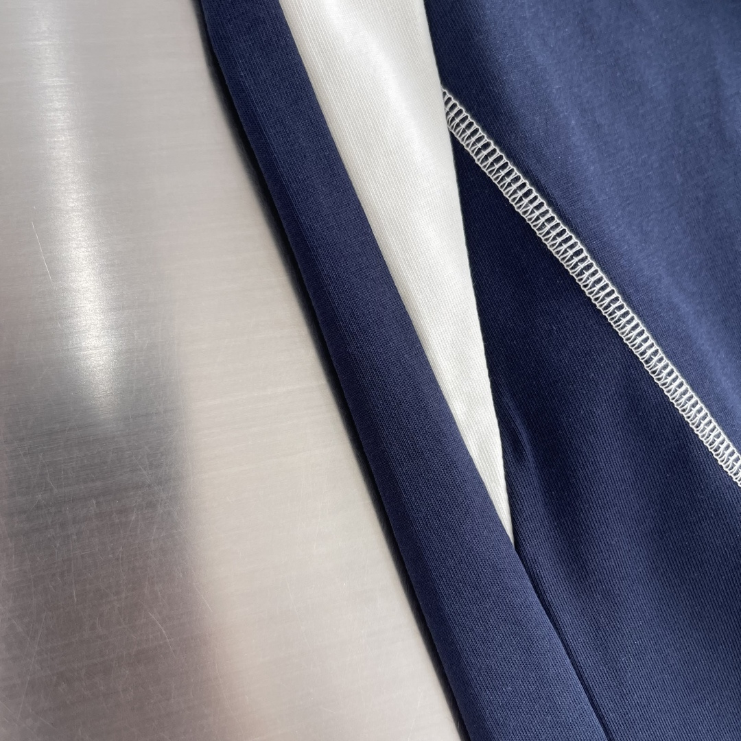 -🐦 鸟家 明线拼接刺绣短袖T恤 采用270克全棉40支双股爽滑透气排汗面料，原版订染布料，全身按四针六