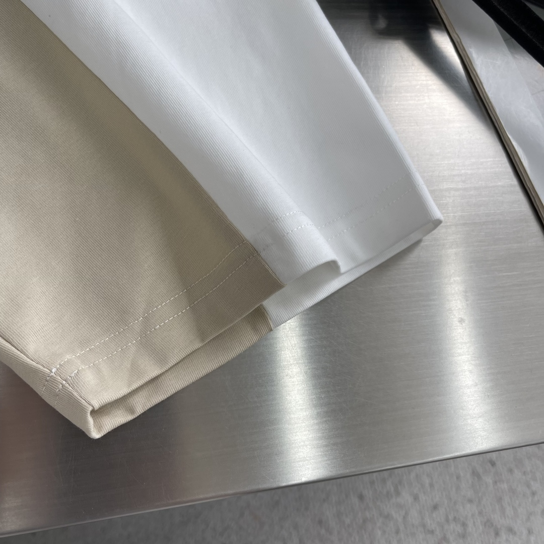 -🐦 鸟家 明线拼接刺绣短袖T恤 采用270克全棉40支双股爽滑透气排汗面料，原版订染布料，全身按四针六