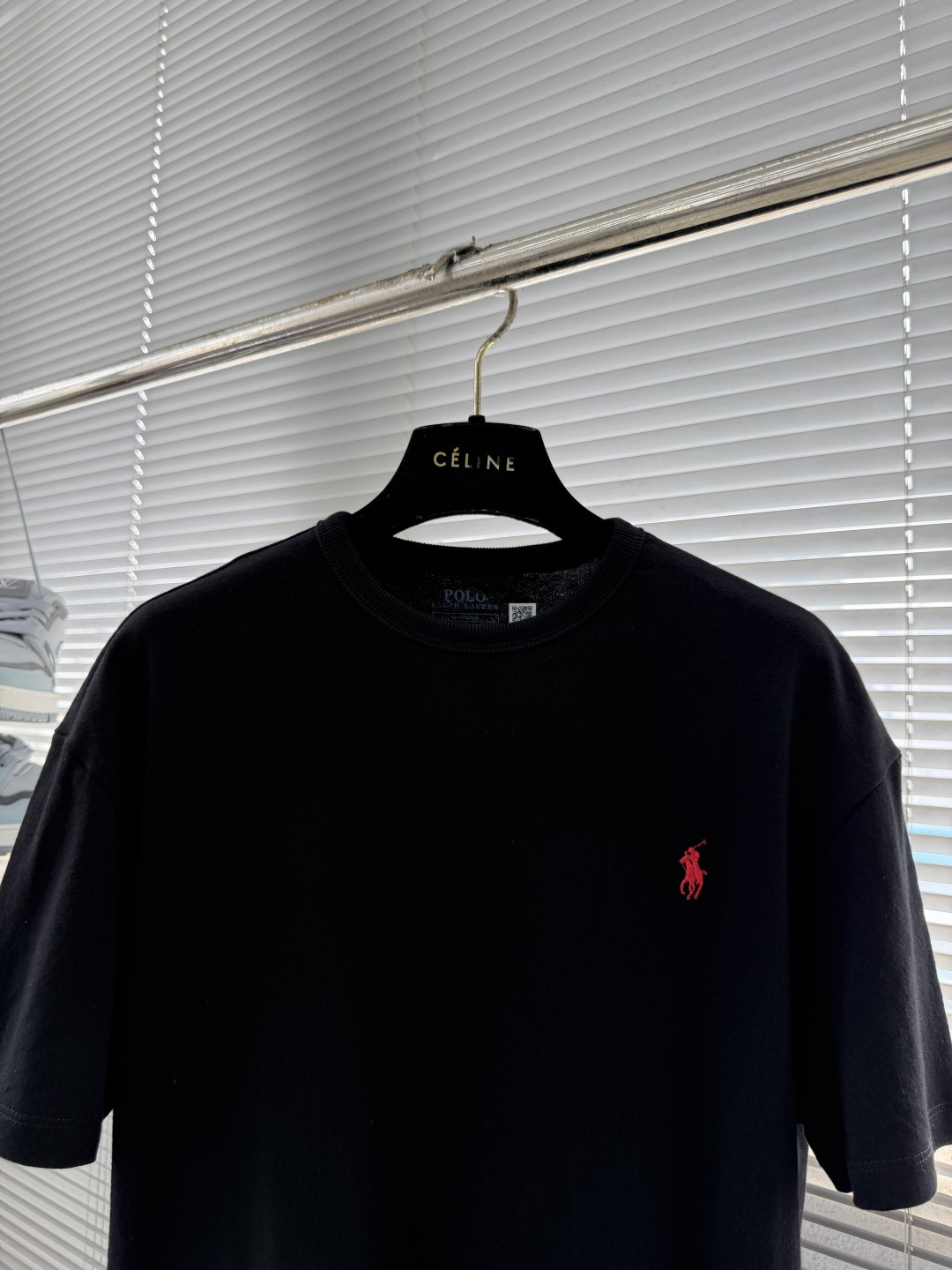 -RaLoro Pianah Lauren 标识刺绣短袖定制棉云麻柔平纹布 手感细腻 舒适贴肤 以深邃的