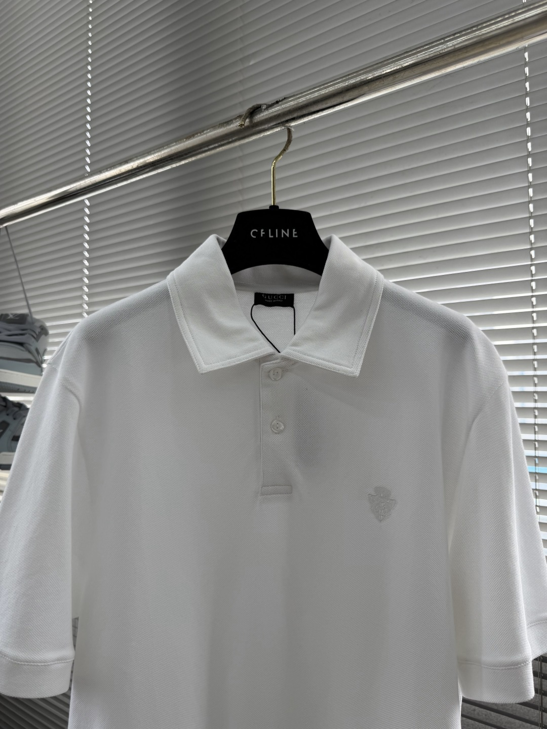 -GUCC 饰刺绣珠地棉翻领T恤。这款单品灵感源自La Famiglia的