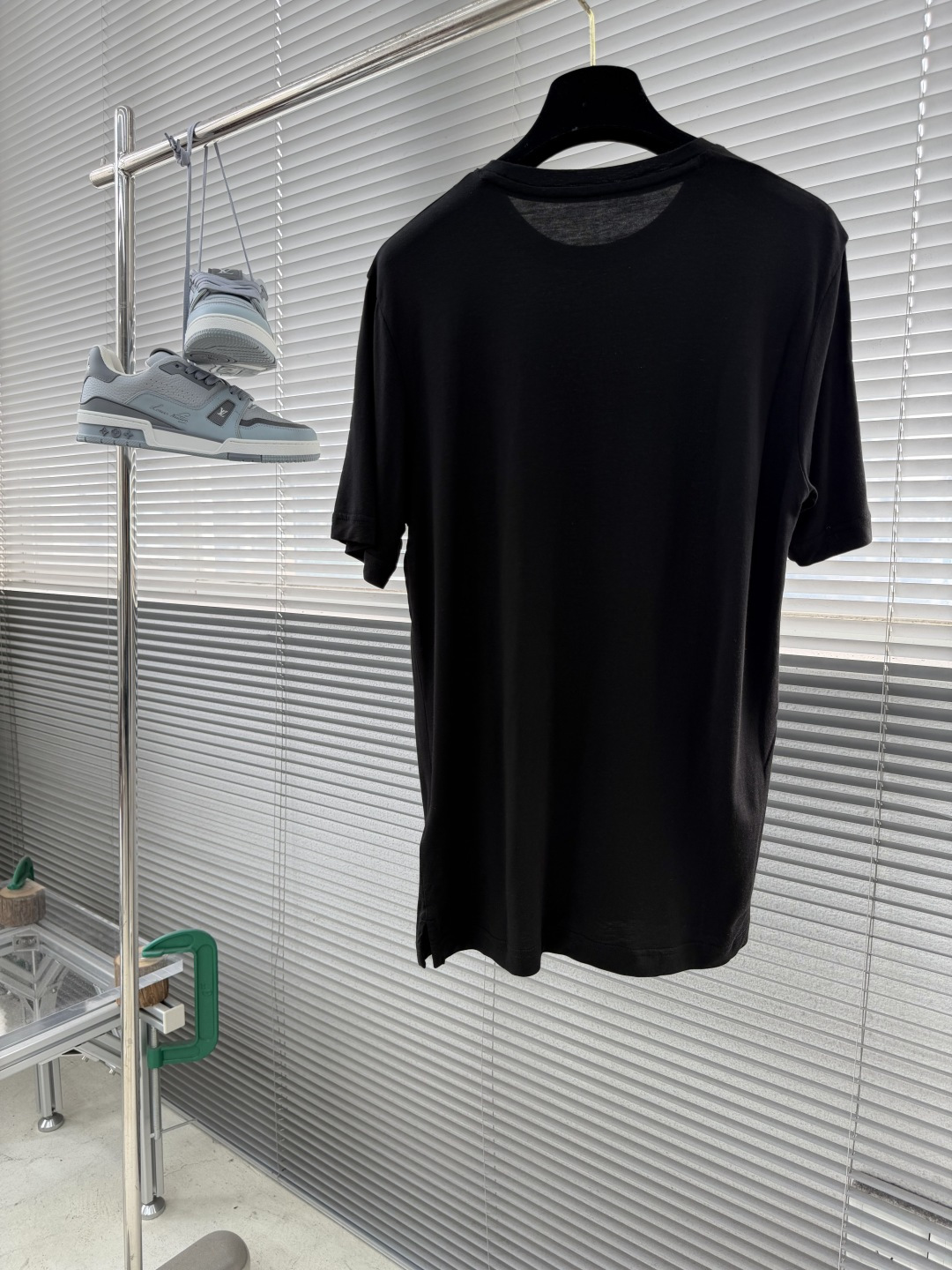 -Loro Piana 新款天丝棉T恤，这款T恤采用天丝➕羊毛面料制作而成，后领口处饰有Loro Pia