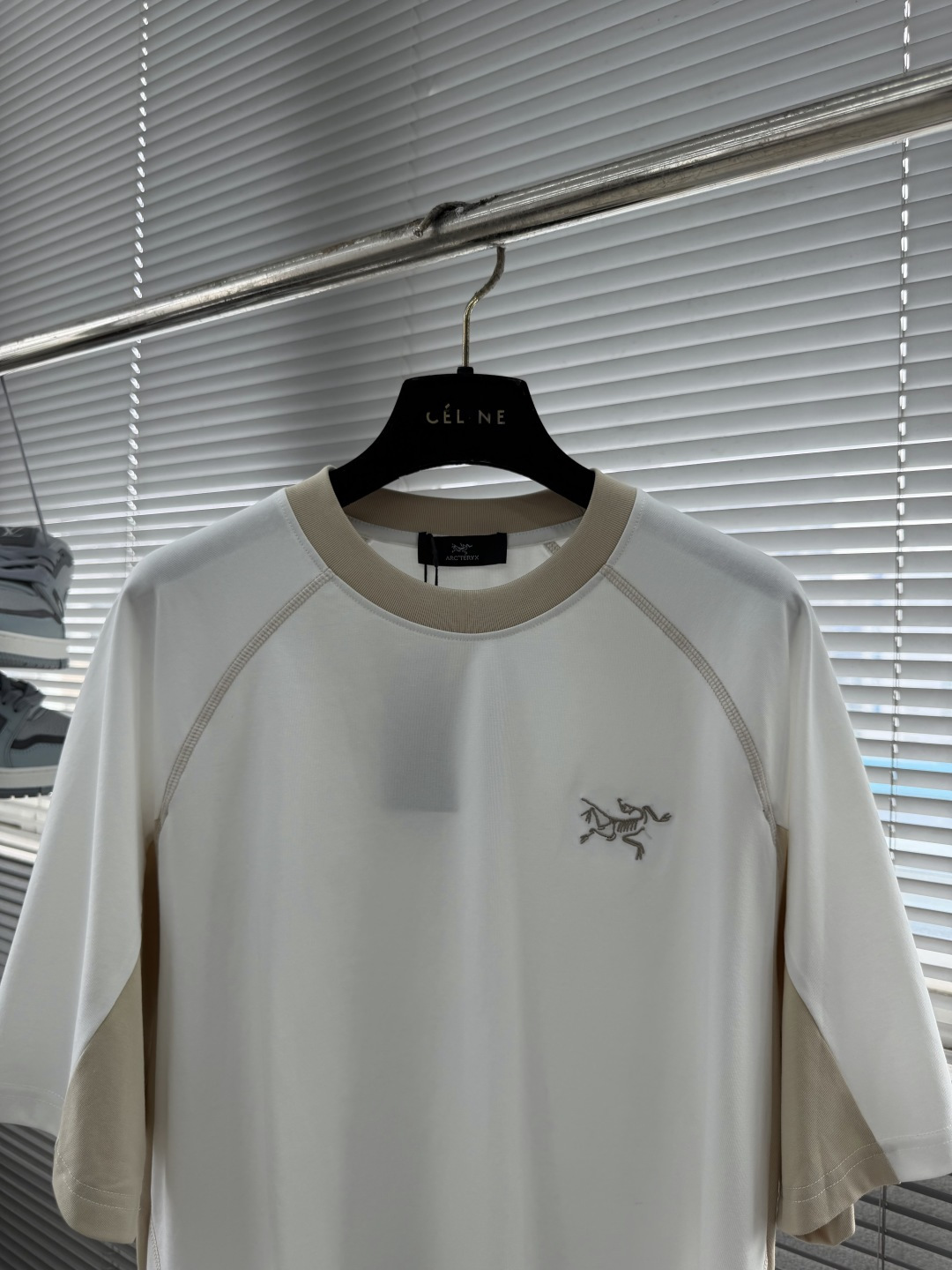 -🐦 鸟家 明线拼接刺绣短袖T恤 采用270克全棉40支双股爽滑透气排汗面料，原版订染布料，全身按四针六