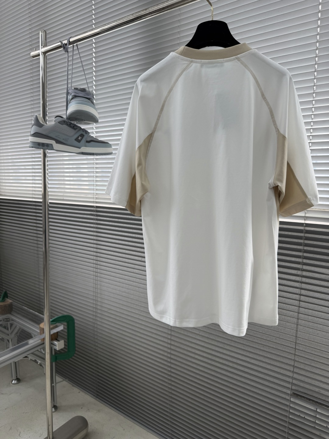 -🐦 鸟家 明线拼接刺绣短袖T恤 采用270克全棉40支双股爽滑透气排汗面料，原版订染布料，全身按四针六