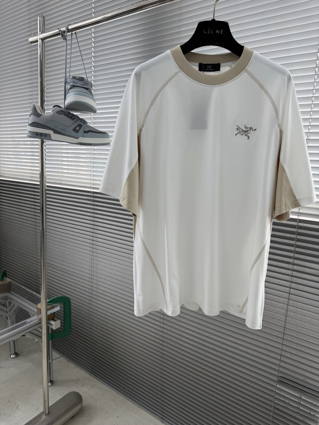 -🐦 鸟家 明线拼接刺绣短袖T恤 采用270克全棉40支双股爽滑透气排汗面料，原版订染布料，全身按四针六