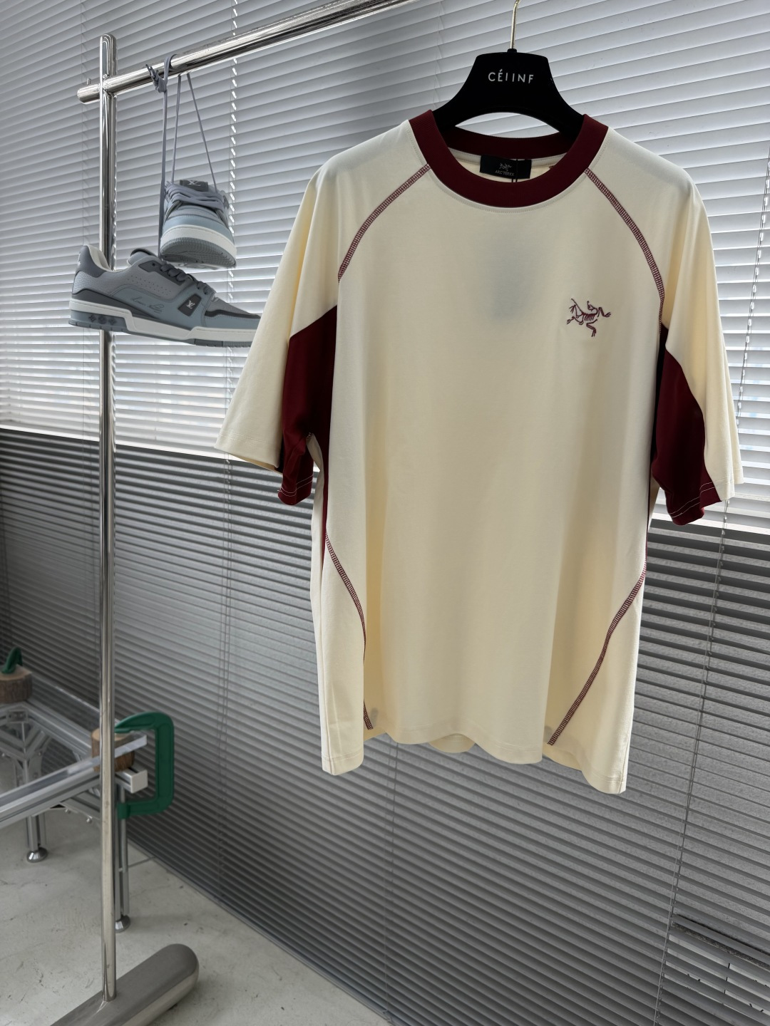 -🐦 鸟家 明线拼接刺绣短袖T恤 采用270克全棉40支双股爽滑透气排汗面料，原版订染布料，全身按四针六