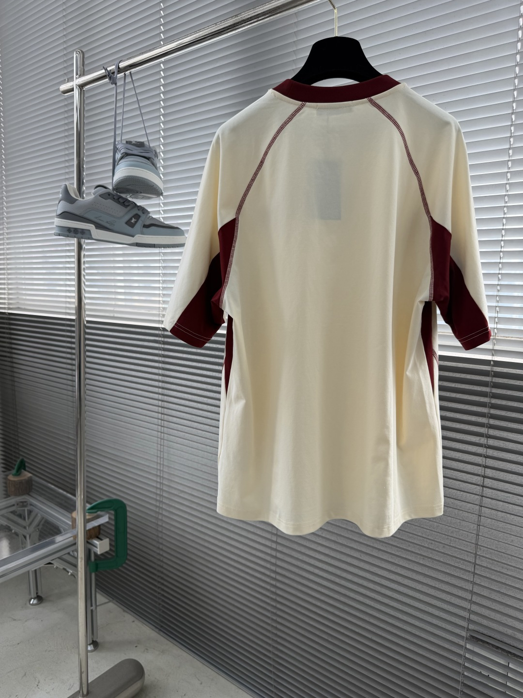 -🐦 鸟家 明线拼接刺绣短袖T恤 采用270克全棉40支双股爽滑透气排汗面料，原版订染布料，全身按四针六