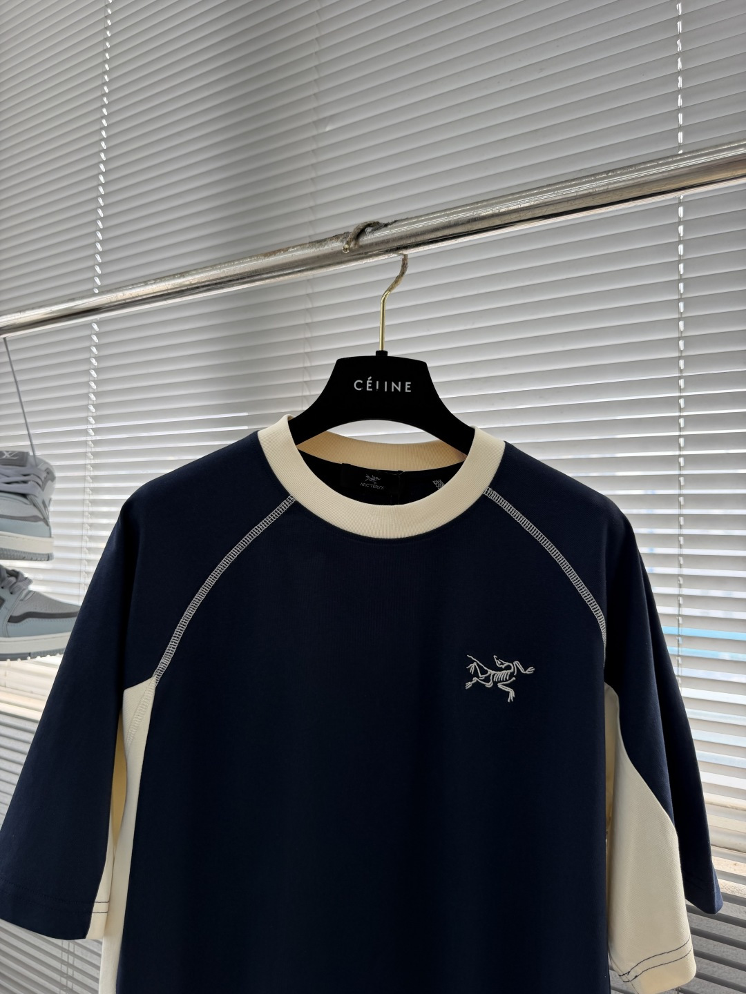 -🐦 鸟家 明线拼接刺绣短袖T恤 采用270克全棉40支双股爽滑透气排汗面料，原版订染布料，全身按四针六