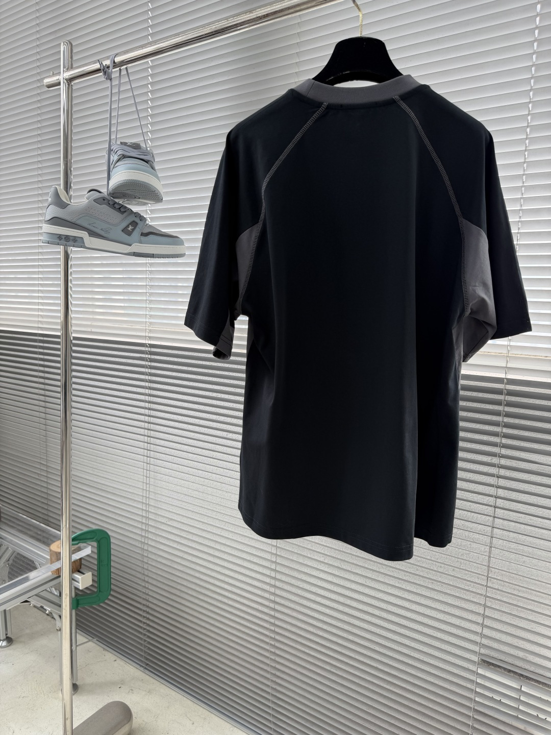 -🐦 鸟家 明线拼接刺绣短袖T恤 采用270克全棉40支双股爽滑透气排汗面料，原版订染布料，全身按四针六