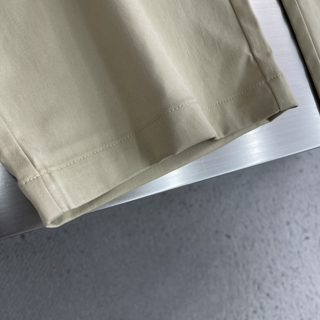 -驴牌 2026ss春夏时尚/休闲裤美学的焕新诠释,演绎浓郁的格调型时尚风范,细节感和设计感强悍.经典品