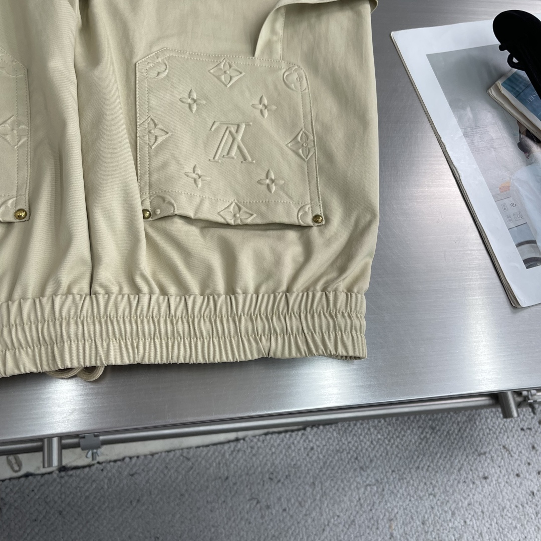 -驴牌 2026ss春夏时尚/休闲裤美学的焕新诠释,演绎浓郁的格调型时尚风范,细节感和设计感强悍.经典品