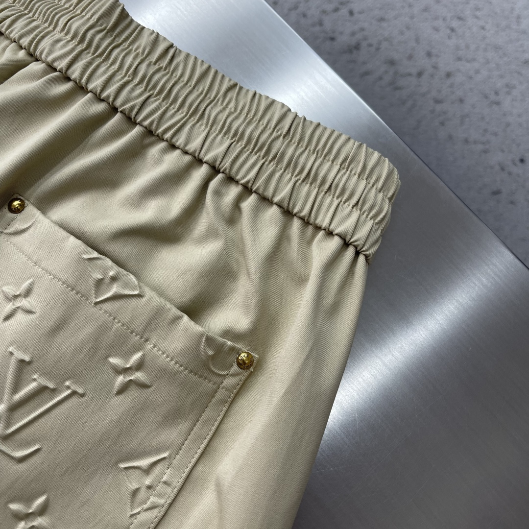 -驴牌 2026ss春夏时尚/休闲裤美学的焕新诠释,演绎浓郁的格调型时尚风范,细节感和设计感强悍.经典品