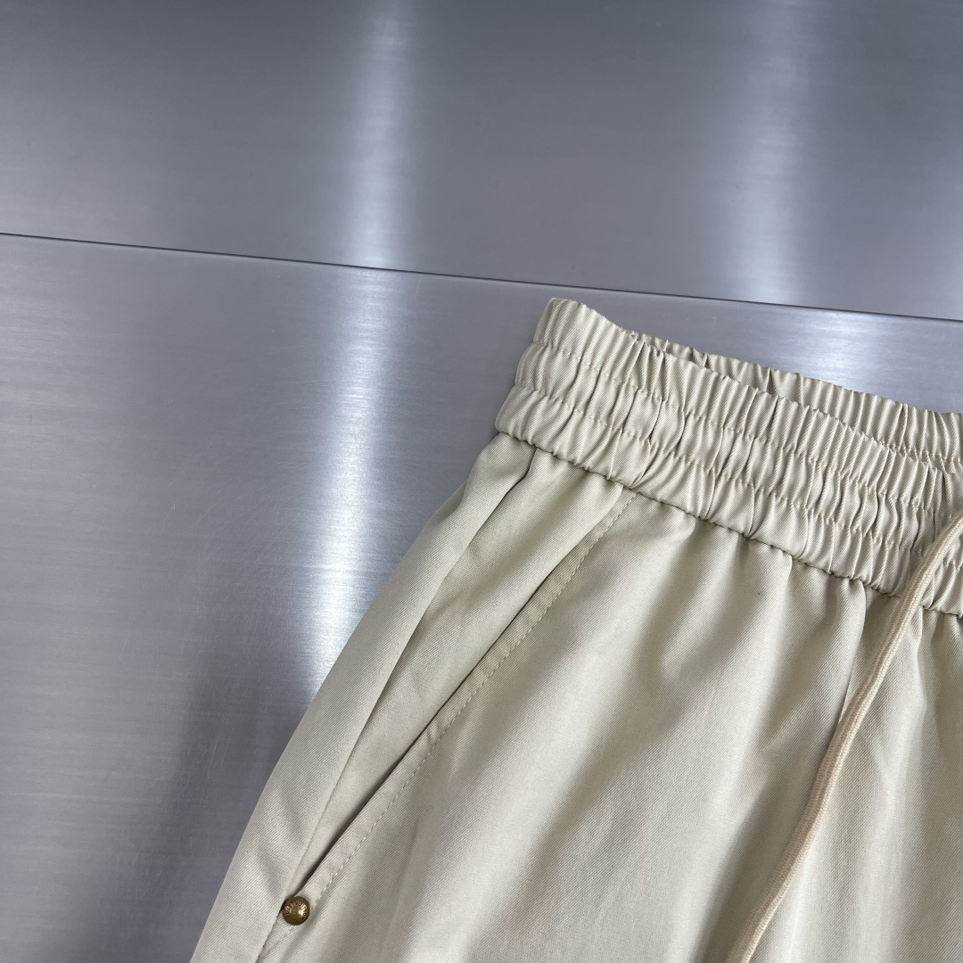 -驴牌 2026ss春夏时尚/休闲裤美学的焕新诠释,演绎浓郁的格调型时尚风范,细节感和设计感强悍.经典品