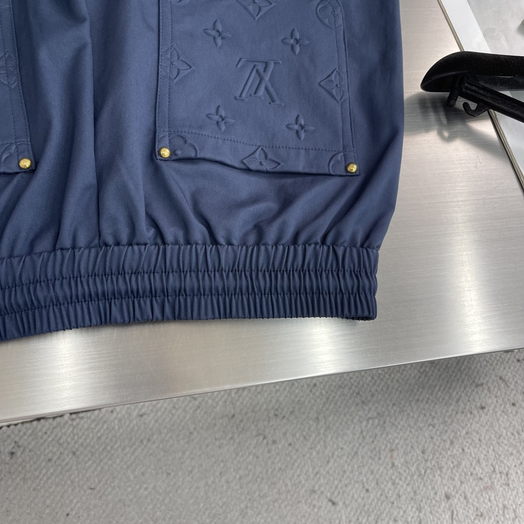 -驴牌 2026ss春夏时尚/休闲裤美学的焕新诠释,演绎浓郁的格调型时尚风范,细节感和设计感强悍.经典品