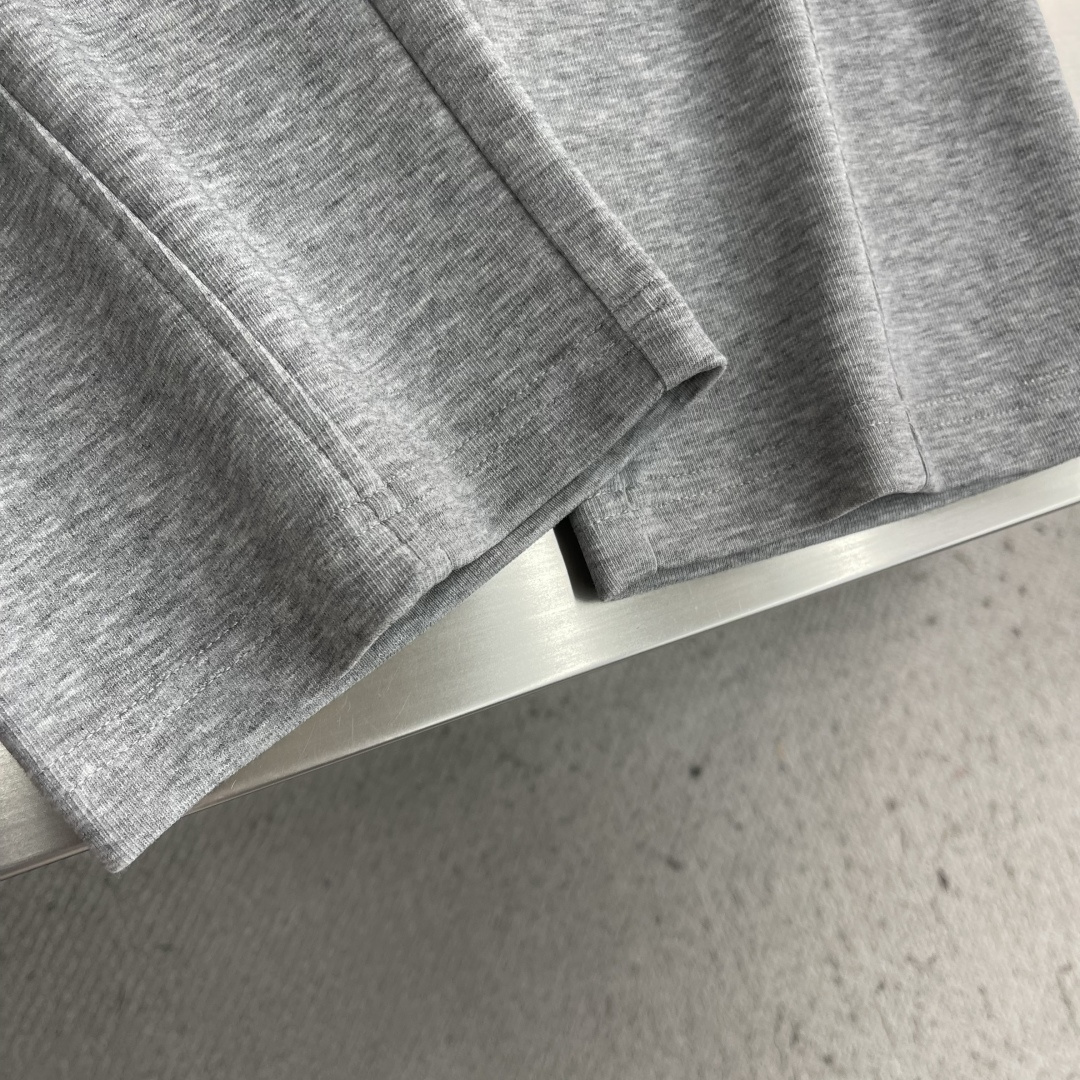 -驴牌 2026 春夏时尚/休闲裤美学的焕新诠释,演绎浓郁的格调型时尚风范,细节感和设计感强悍.经典品牌