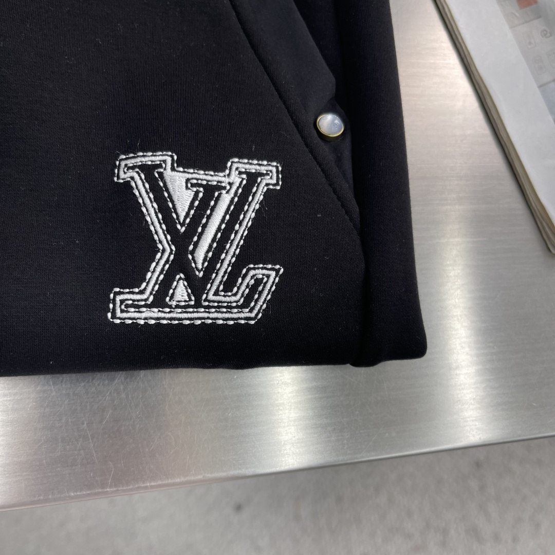 -驴牌 2026ss春夏时尚/休闲裤美学的焕新诠释,演绎浓郁的格调型时尚风范,细节感和设计感强悍.经典品