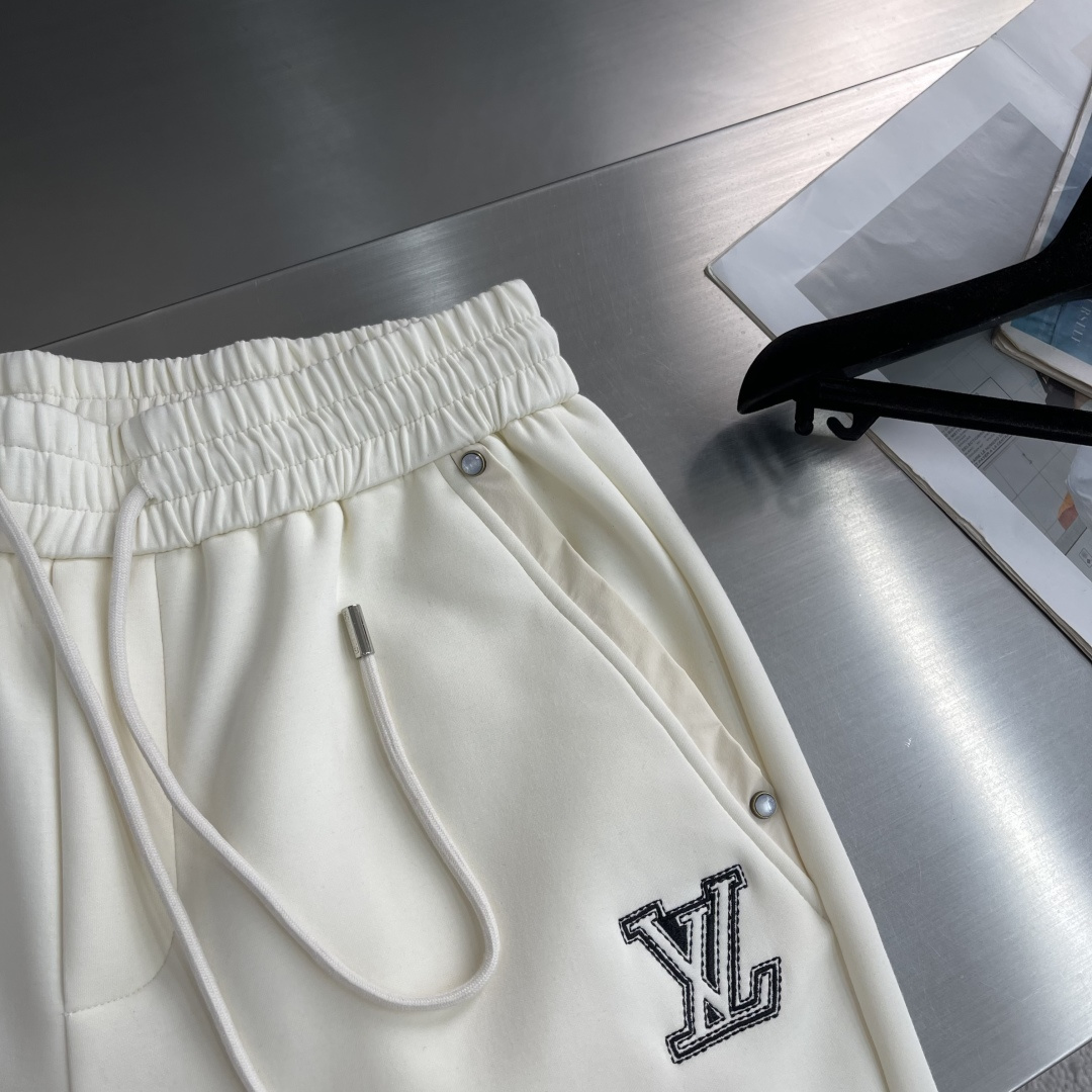 -驴牌 2026ss春夏时尚/休闲裤美学的焕新诠释,演绎浓郁的格调型时尚风范,细节感和设计感强悍.经典品