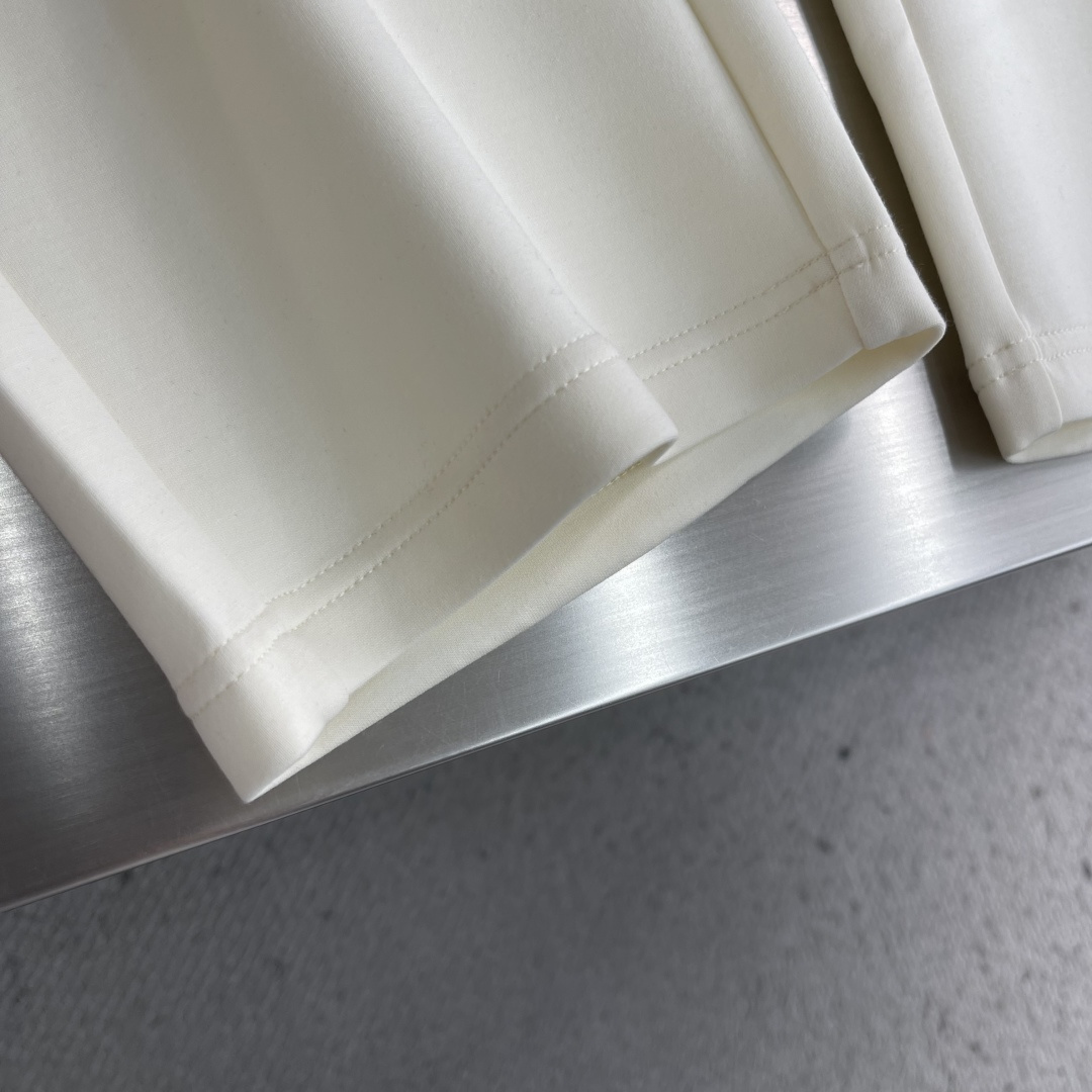 -驴牌 2026ss春夏时尚/休闲裤美学的焕新诠释,演绎浓郁的格调型时尚风范,细节感和设计感强悍.经典品