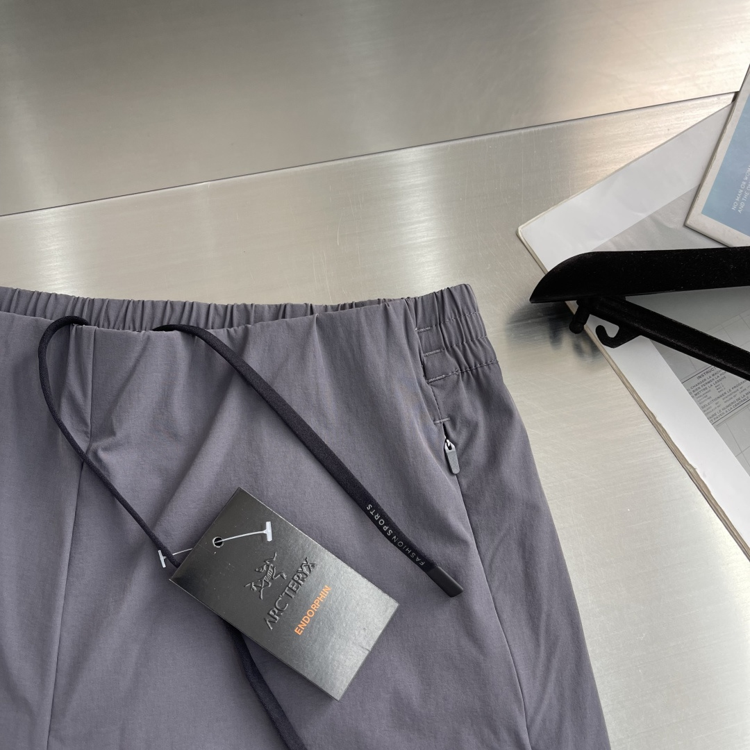 -🐦 鸟家 速干短裤刺绣LOGO，速干轻薄面料，宽松版型设计，两侧口袋拉链！！尺码：M-3XL