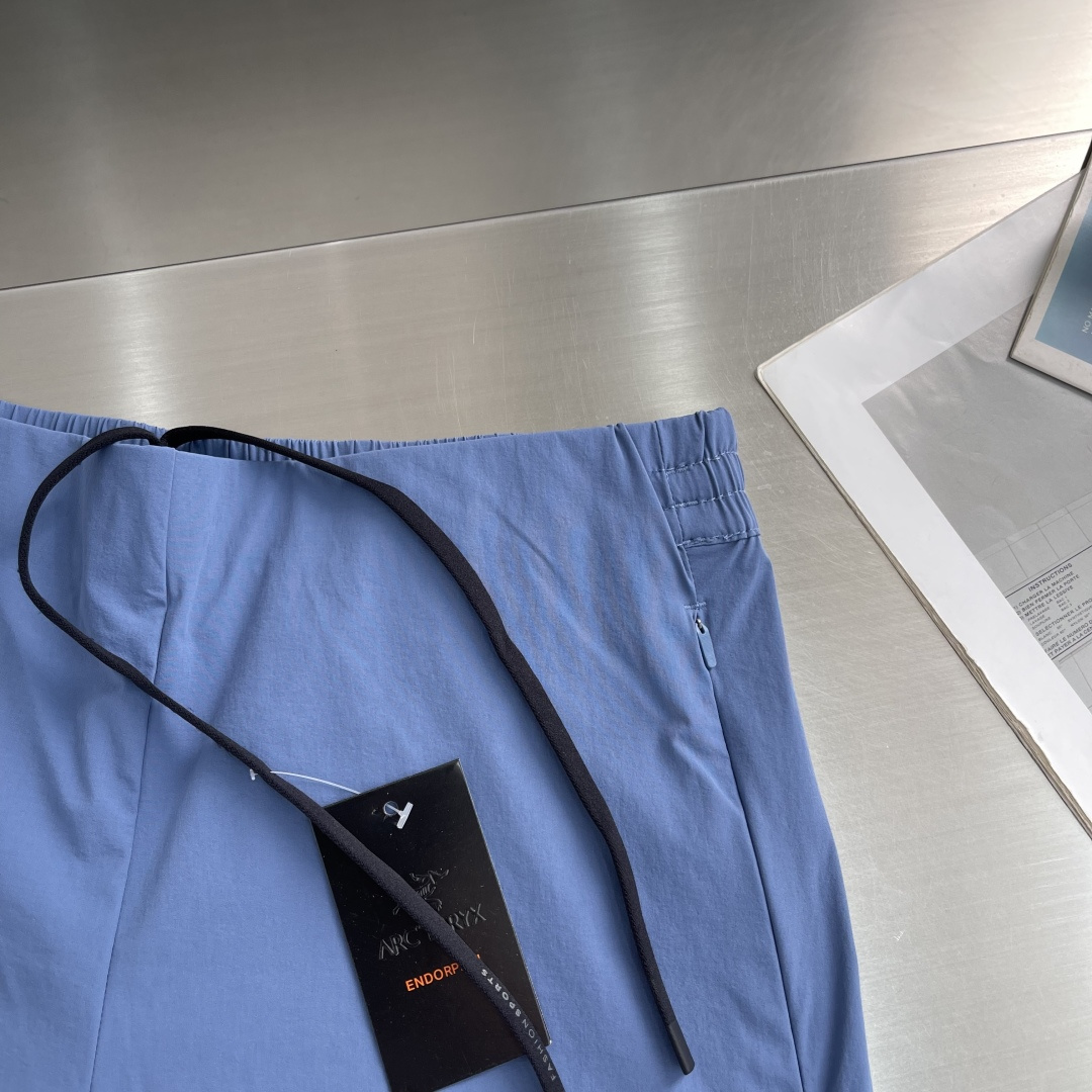 -🐦 鸟家 速干短裤刺绣LOGO，速干轻薄面料，宽松版型设计，两侧口袋拉链！！尺码：M-3XL