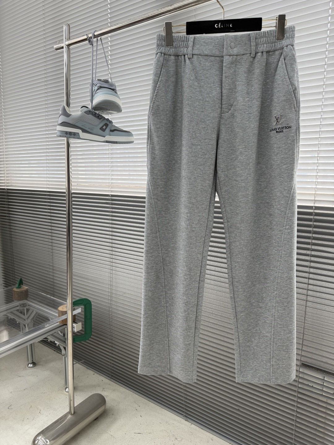 -驴牌 2026 春夏时尚/休闲裤美学的焕新诠释,演绎浓郁的格调型时尚风范,细节感和设计感强悍.经典品牌