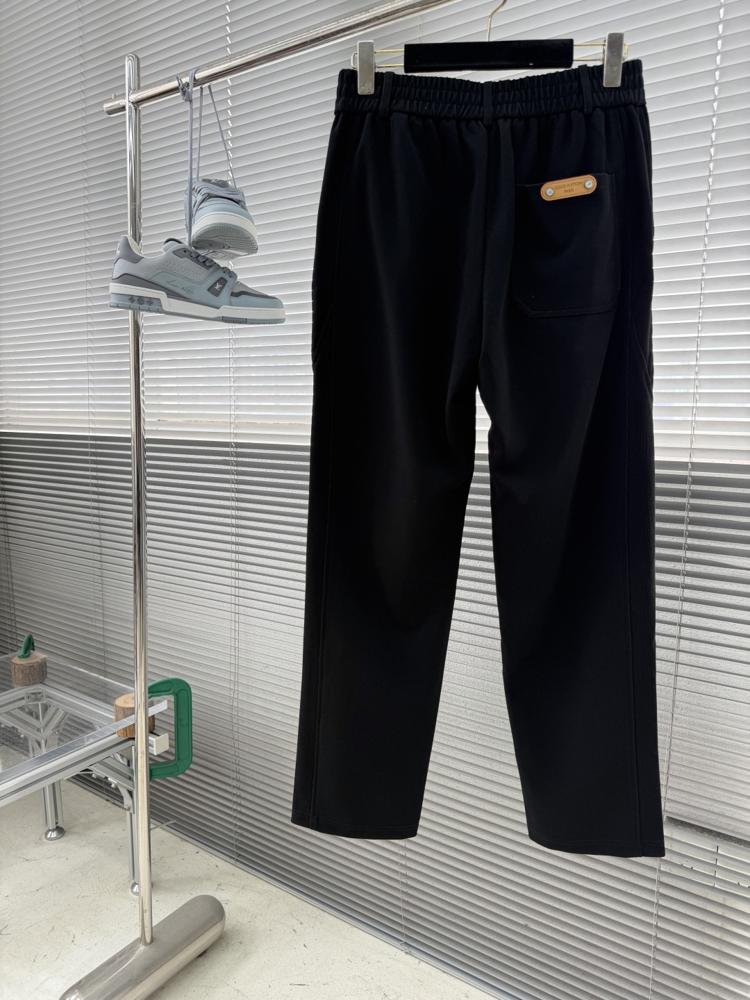 -驴牌 2026 春夏时尚/休闲裤美学的焕新诠释,演绎浓郁的格调型时尚风范,细节感和设计感强悍.经典品牌