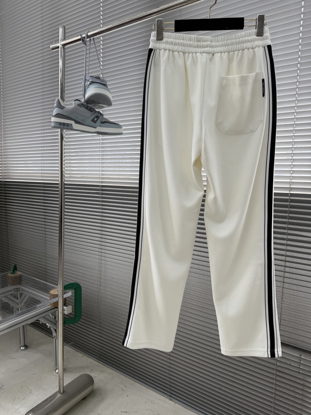 -🐦 鸟家 2026ss春夏时尚/休闲裤美学的焕新诠释,演绎浓郁的格调型时尚风范,细节感和设计感强悍.经