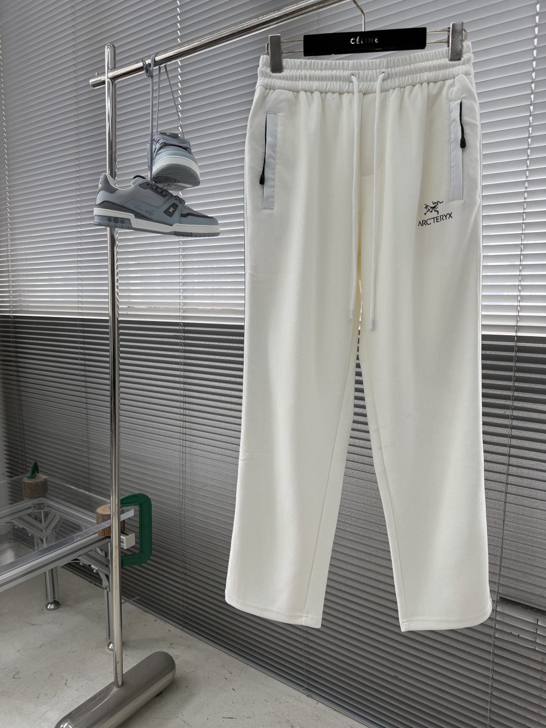 -🐦 鸟家 2026ss春夏时尚/休闲裤美学的焕新诠释,演绎浓郁的格调型时尚风范,细节感和设计感强悍.经