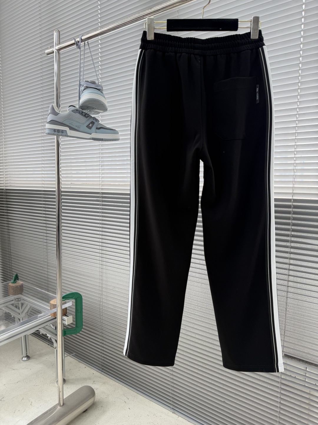 -🐦 鸟家 2026ss春夏时尚/休闲裤美学的焕新诠释,演绎浓郁的格调型时尚风范,细节感和设计感强悍.经