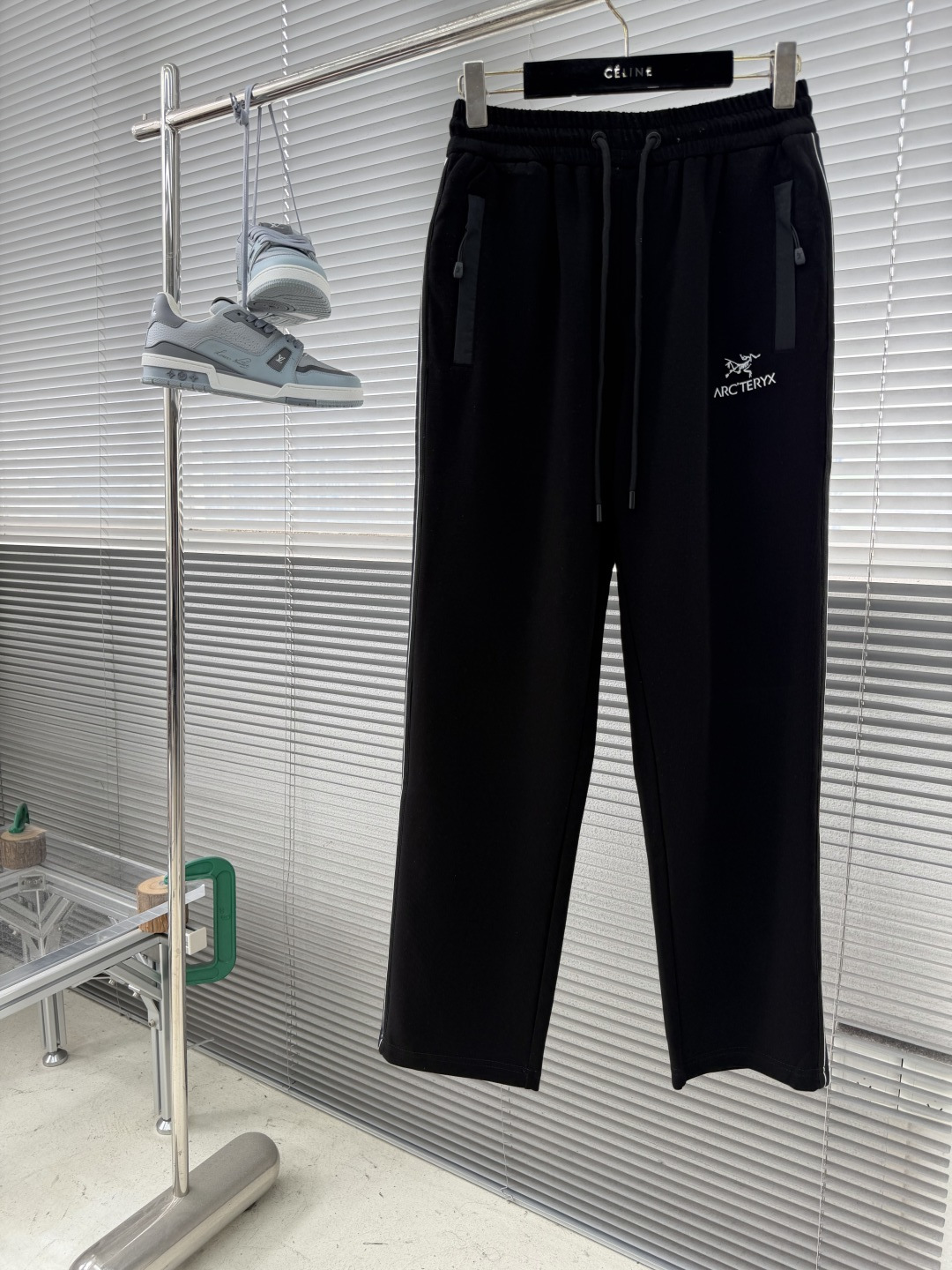 -🐦 鸟家 2026ss春夏时尚/休闲裤美学的焕新诠释,演绎浓郁的格调型时尚风范,细节感和设计感强悍.经