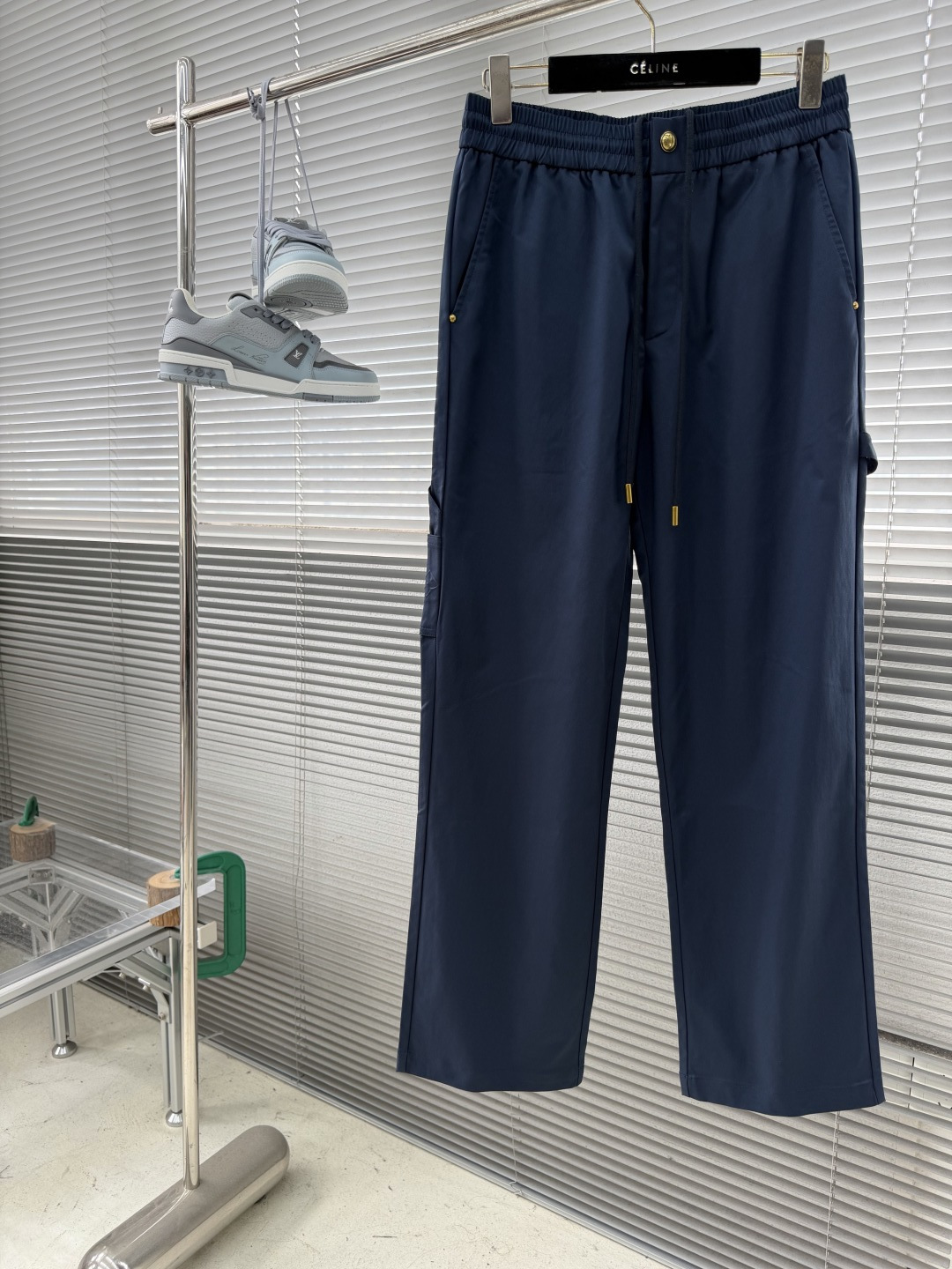 -驴牌 2026ss春夏时尚/休闲裤美学的焕新诠释,演绎浓郁的格调型时尚风范,细节感和设计感强悍.经典品