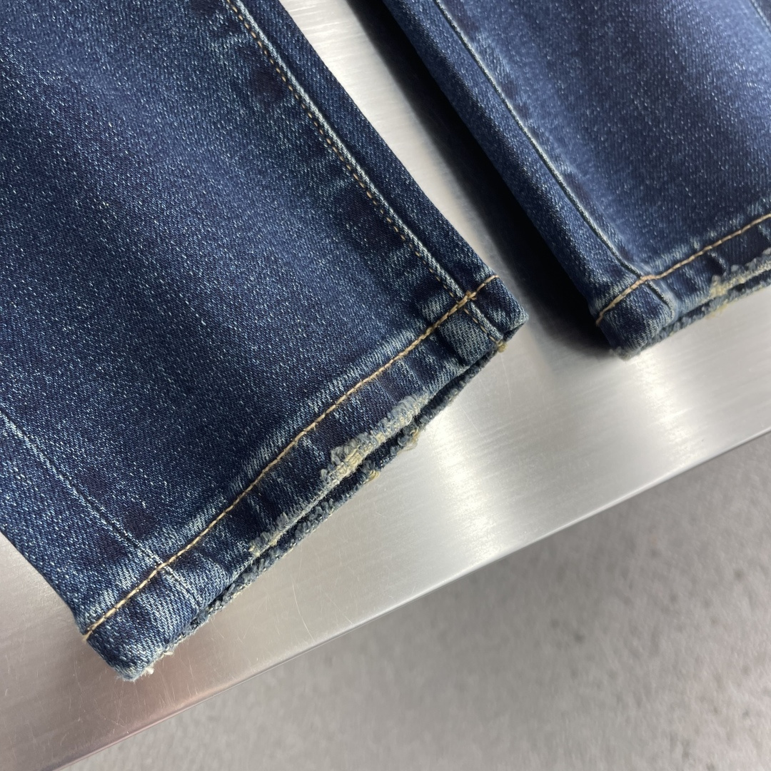 -DG     26早春新款印花牛仔裤  立体剪裁完美塑形面料质舒适柔软随意搭配、舒适代表它对时尚休闲的诠释是DG一贯作