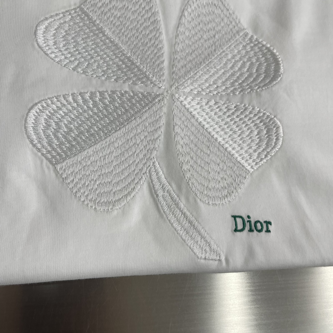 -Dio     2026春夏新款首发专柜最新款短袖圆领T恤 高端订制 设计前卫时尚！品牌logo重工艺