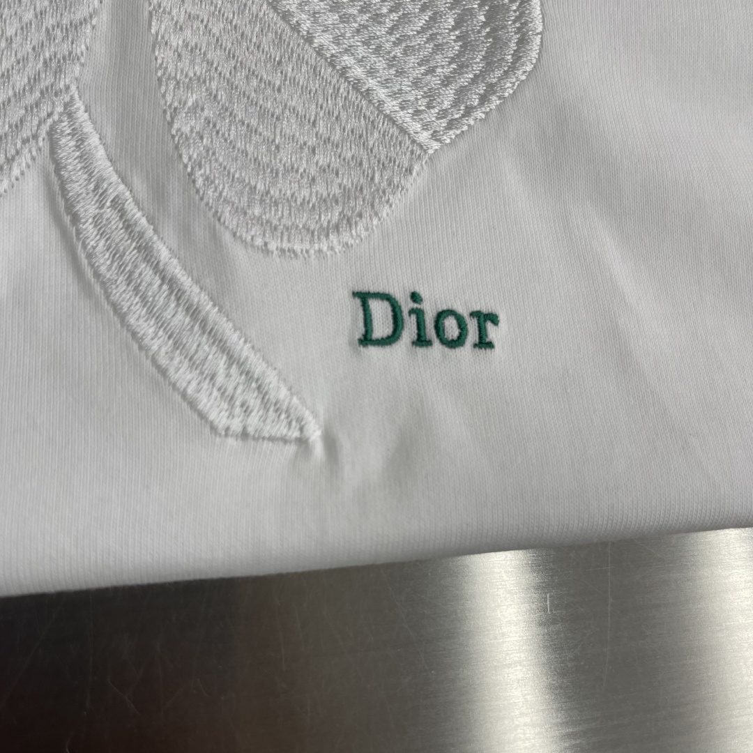 -Dio     2026春夏新款首发专柜最新款短袖圆领T恤 高端订制 设计前卫时尚！品牌logo重工艺