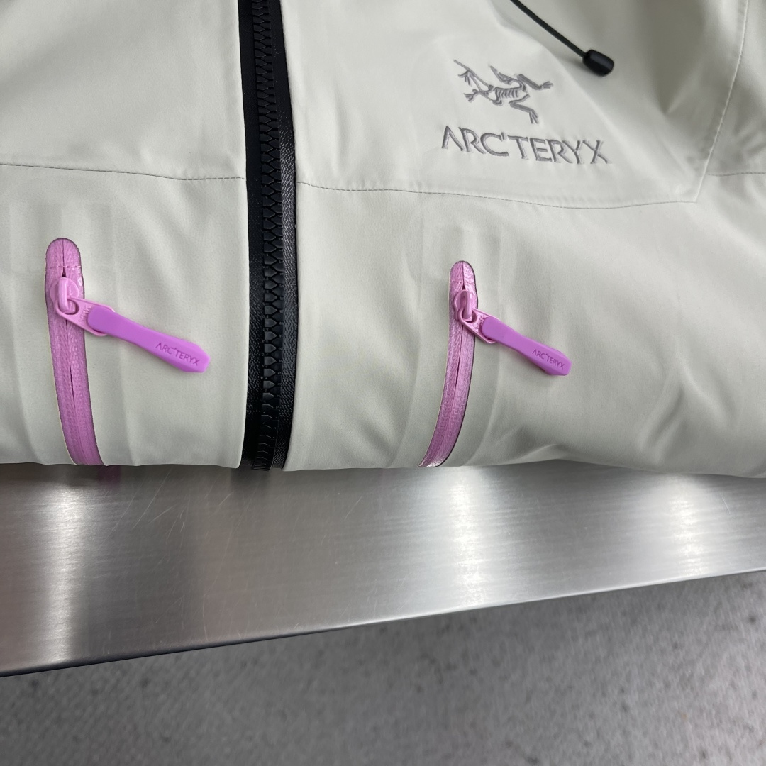 -🐦 鸟家 ALoro PianaHA SV JACKET 流木白/樱花粉拉链码数：S M L XL