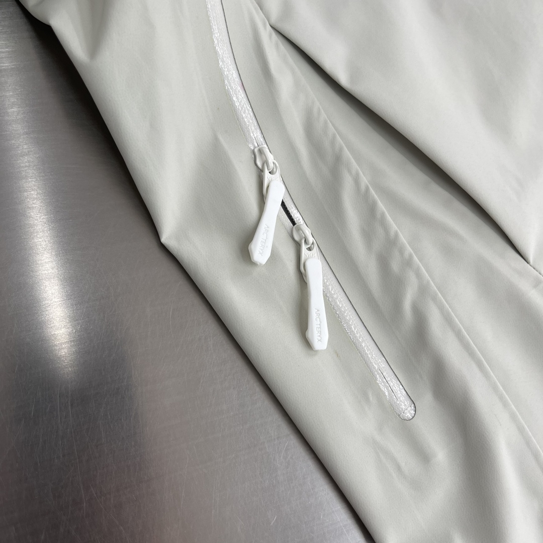 -🐦 鸟家 ALoro PianaHA SV JACKET 流木白/樱花粉拉链码数：S M L XL