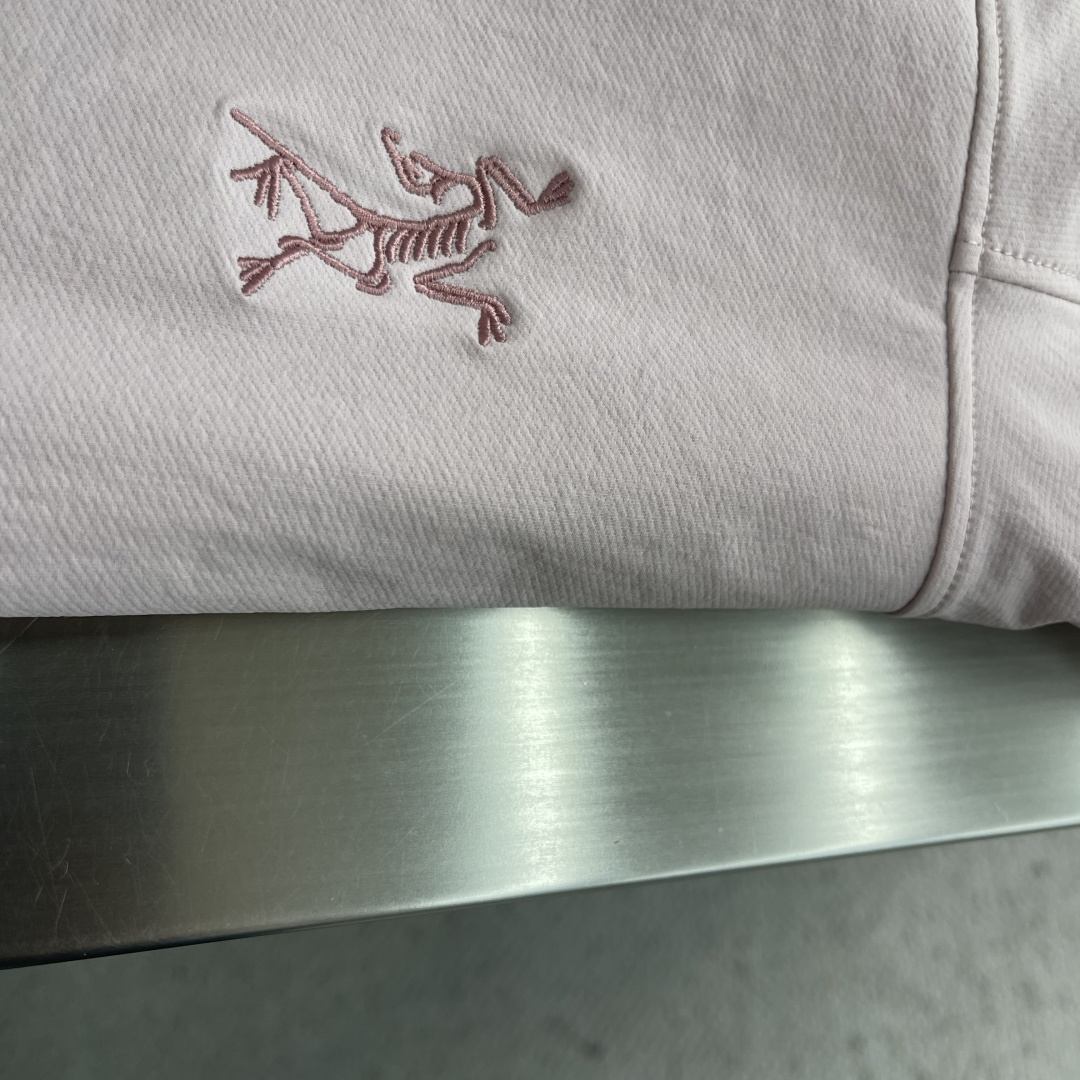 -🐦 鸟家 Gamma Hoody 女士软壳连帽冲锋衣通勤与户外的优雅平衡​​，一件被“问爆”的软壳神衣