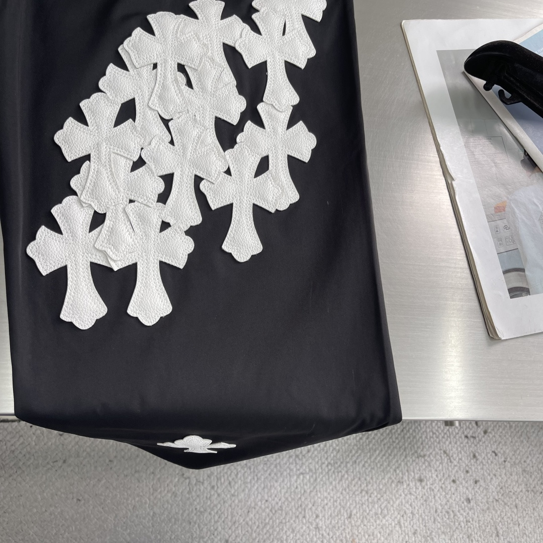 -CH 克罗心 2026ss春夏时尚/休闲裤美学的焕新诠释,演绎浓郁的格调型时尚风范,细节感和设计感强悍