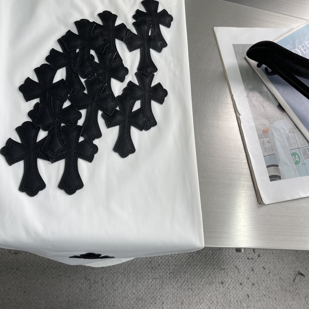 -CH 克罗心 2026ss春夏时尚/休闲裤美学的焕新诠释,演绎浓郁的格调型时尚风范,细节感和设计感强悍