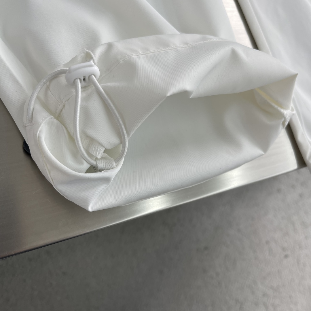 -CH 克罗心 2026ss春夏时尚/休闲裤美学的焕新诠释,演绎浓郁的格调型时尚风范,细节感和设计感强悍