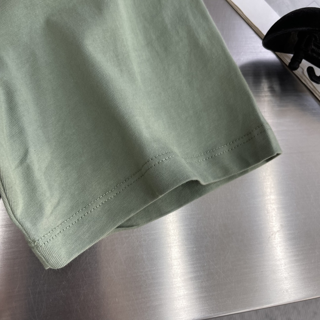 -LOEW Anagram刺绣T恤，100%纯棉材质，柔软亲肤，透气性超棒，春夏穿超舒服!胸前Anagr