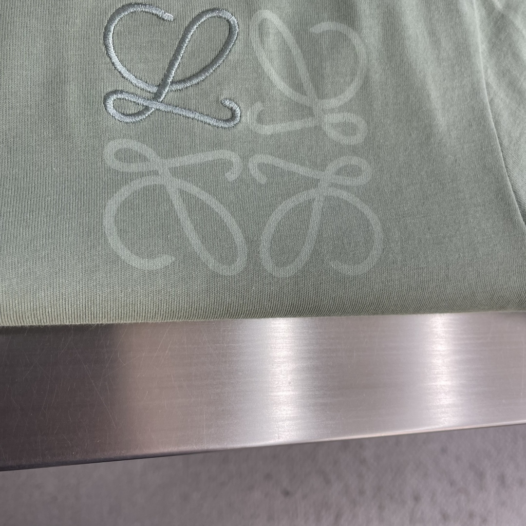 -LOEW Anagram刺绣T恤，100%纯棉材质，柔软亲肤，透气性超棒，春夏穿超舒服!胸前Anagr