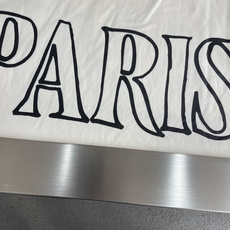 -Ami Paris 字母印花箱型短袖定制云感呼吸棉,透气抗皱,舒适贴肤,一抹奶霜白惊艳亮相,法式 -Ami Paris 字母印花箱型短袖定制云感呼吸棉,透气抗皱,舒适贴肤,一抹奶霜白惊艳亮相,法式