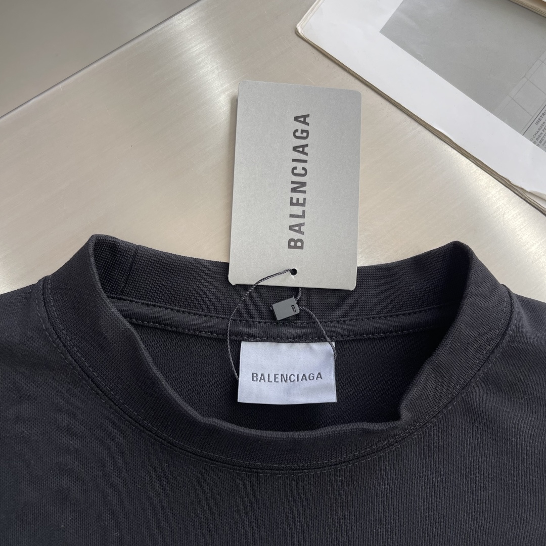 -Balenciag 26ss新款圆领正面饰以印花 T恤 大版型 男款 高版本码数：XS.S.M.L衣长