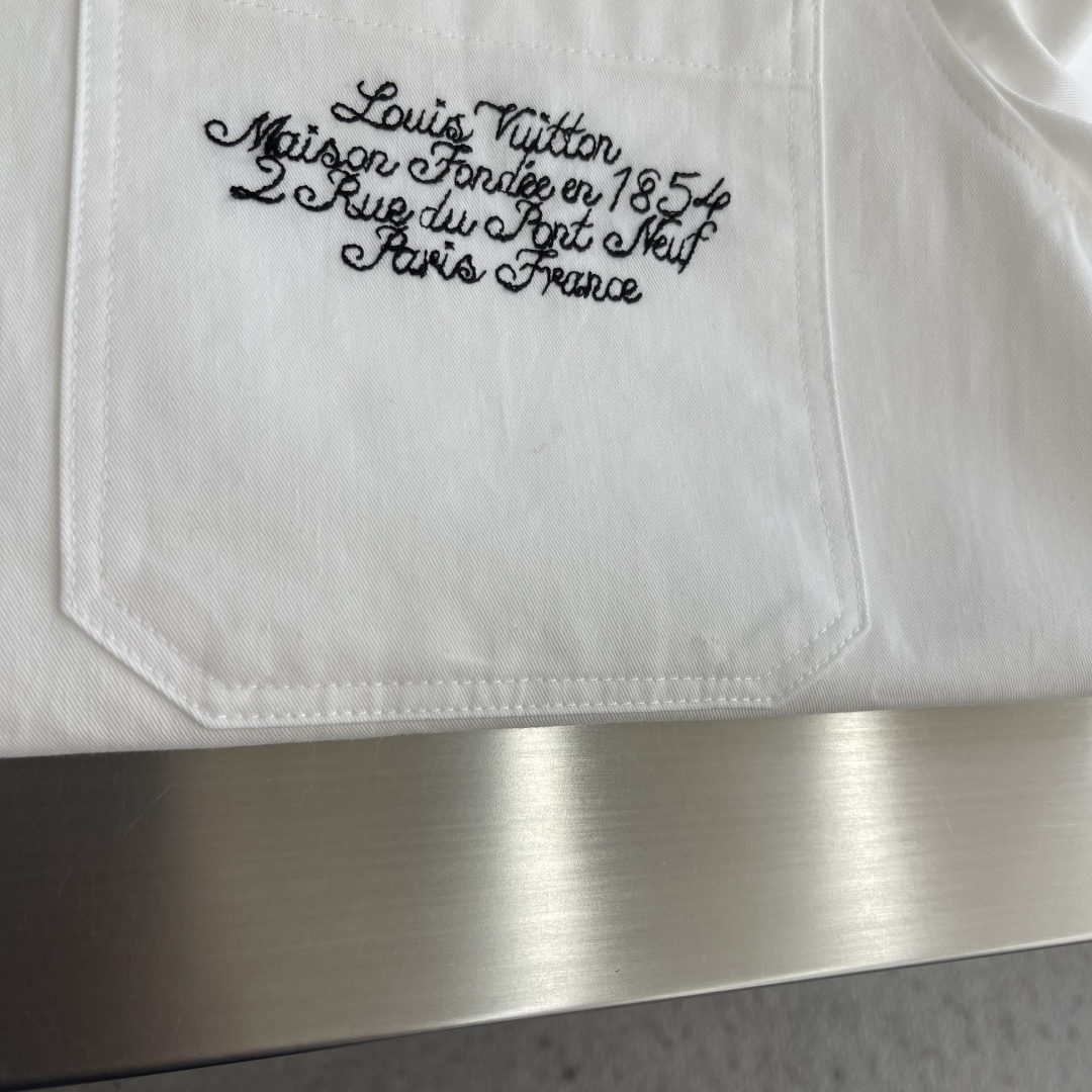 -驴牌 26ss新款短袖衬衫 本款棉质短袖衬衫拥有醒目撞色刺绣，致意 Pharrell Williams