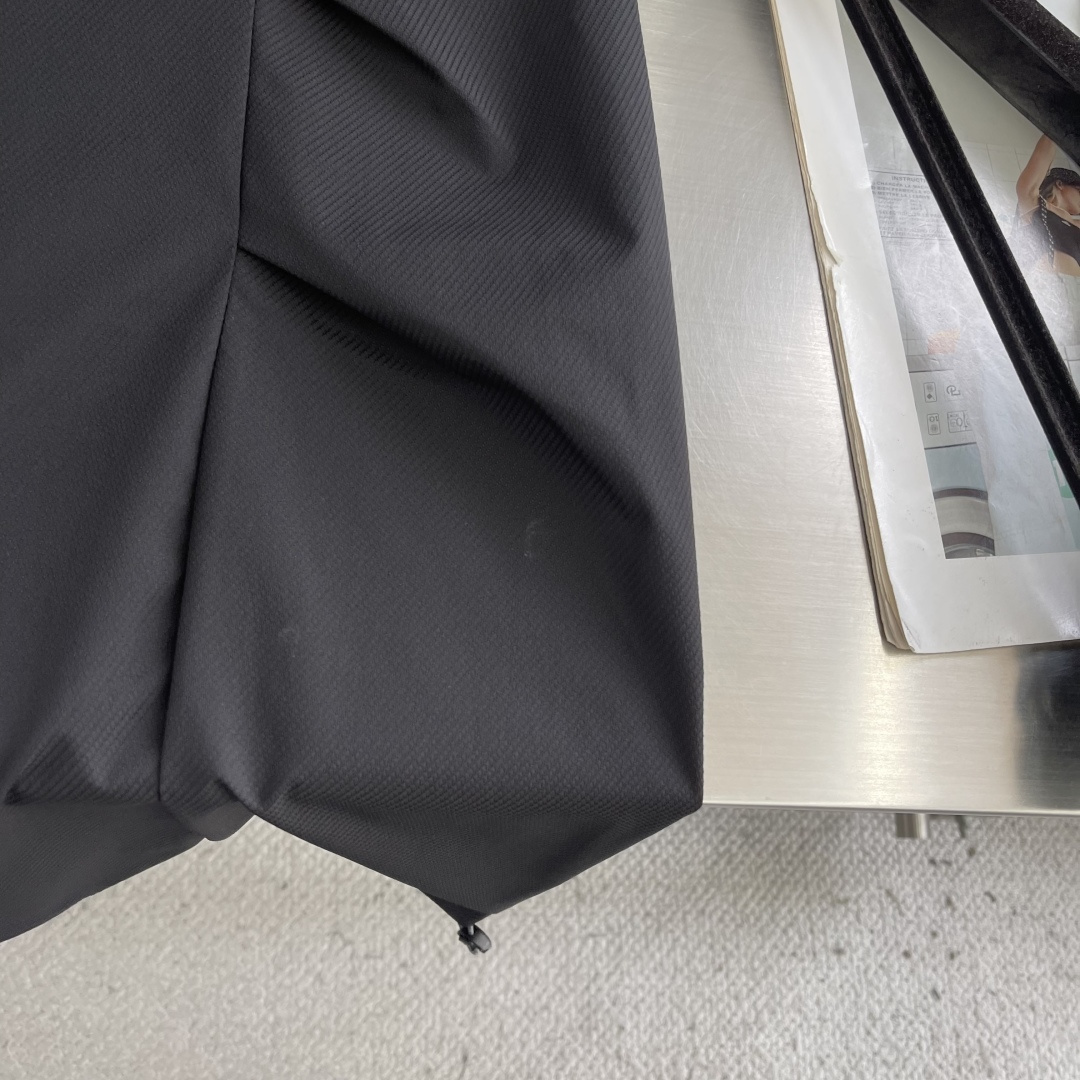 -Y-3 新款 工装长裤定制3M反光抽绳调节腰带反光logo印花➕织麦设计装饰 四位定点打褶呈现直筒阔腿