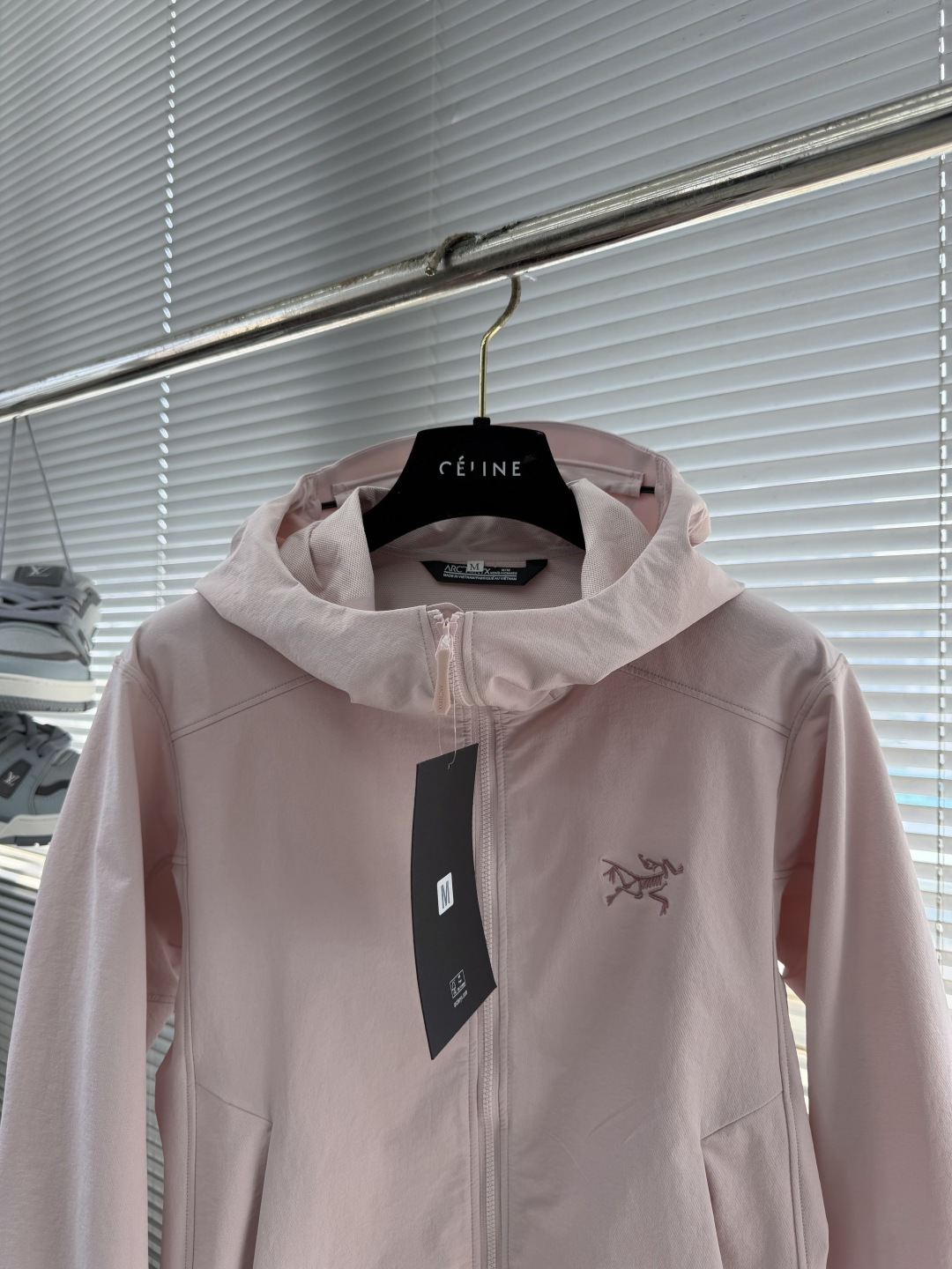 -🐦 鸟家 Gamma Hoody 女士软壳连帽冲锋衣通勤与户外的优雅平衡​​，一件被“问爆”的软壳神衣